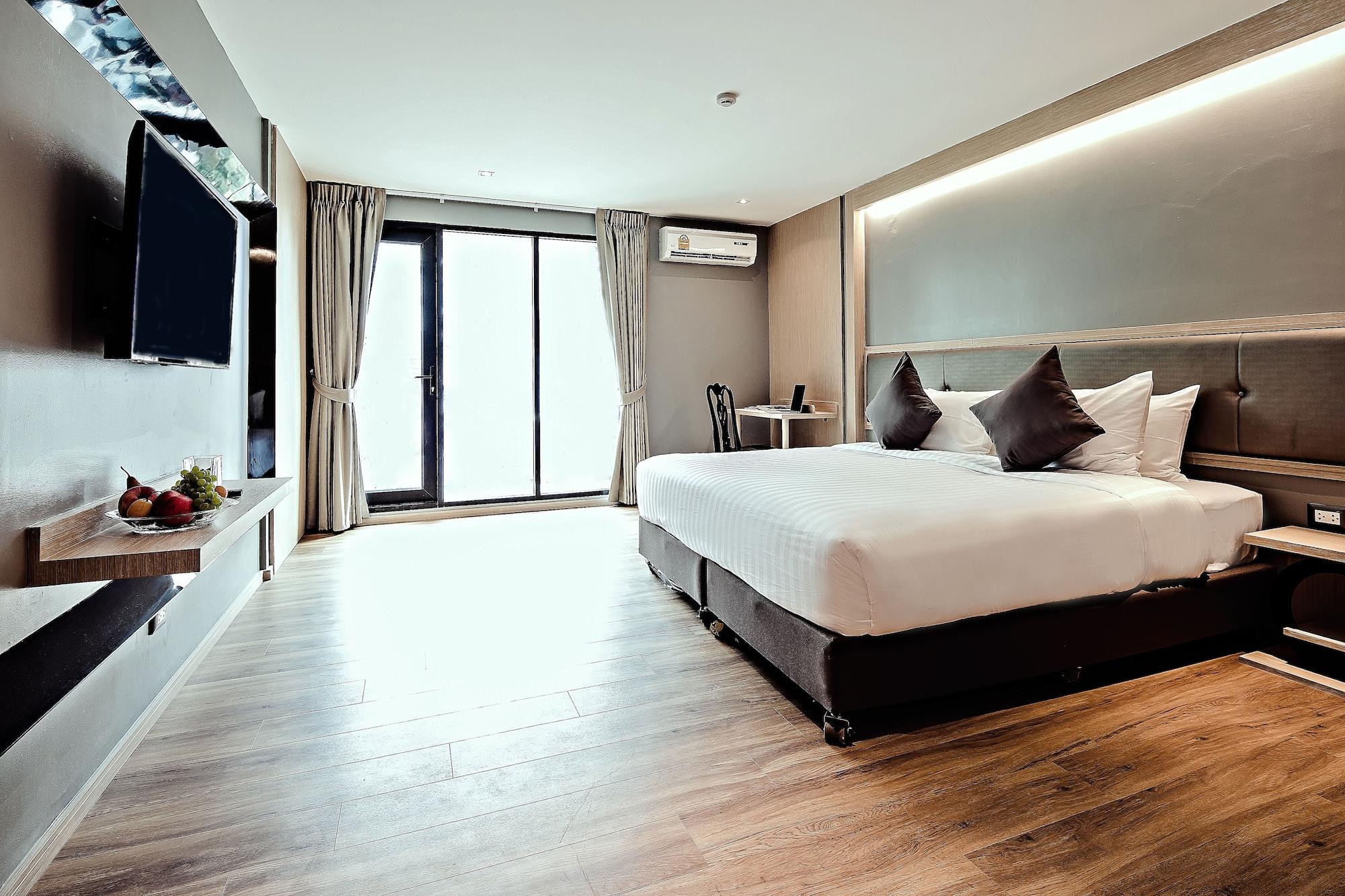 Three Sukhumvit Hotel Bangkok Exterior foto