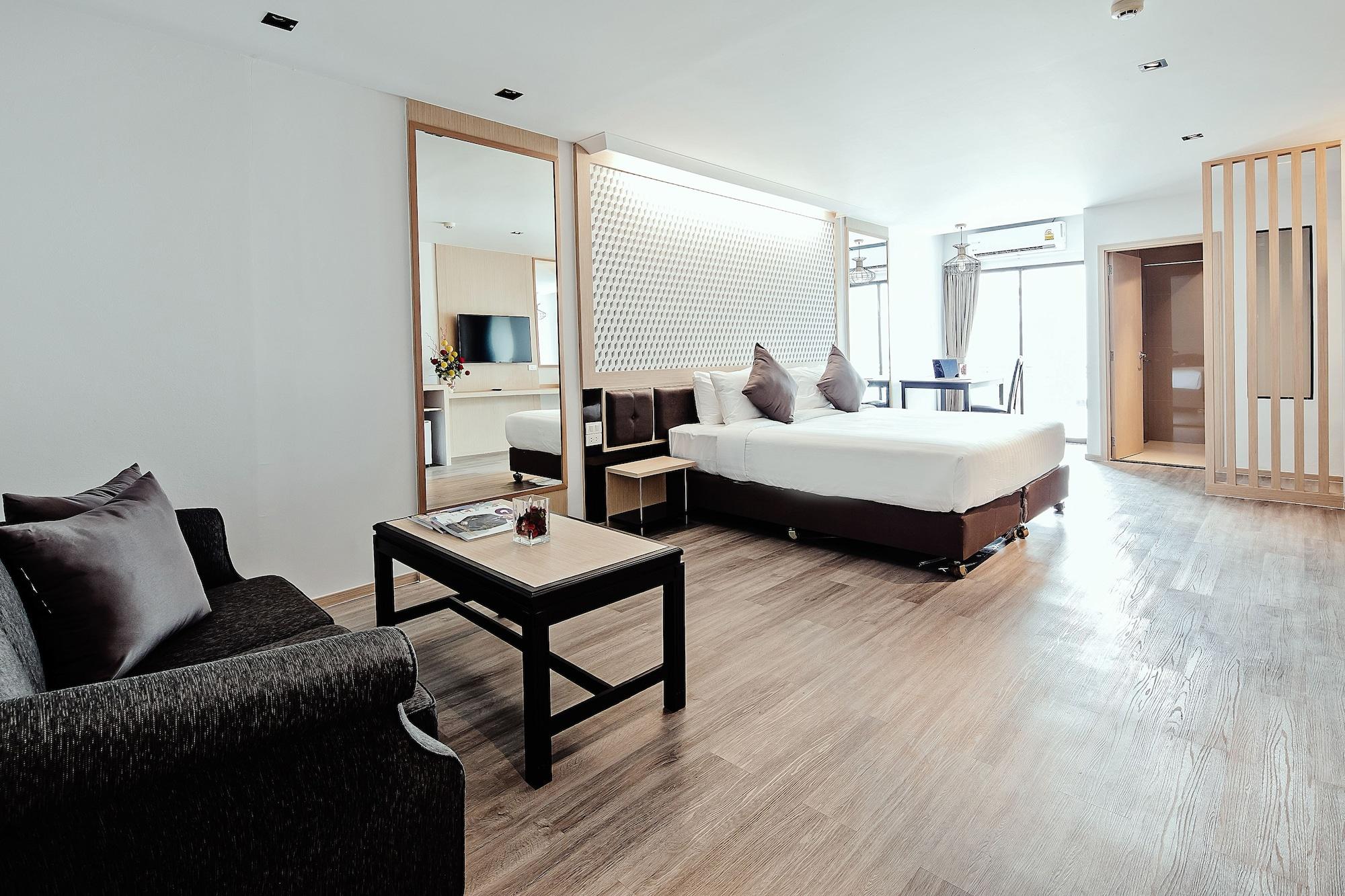 Three Sukhumvit Hotel Bangkok Exterior foto