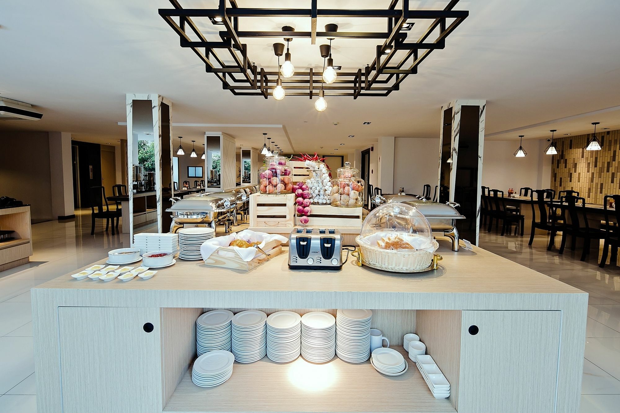 Three Sukhumvit Hotel Bangkok Exterior foto