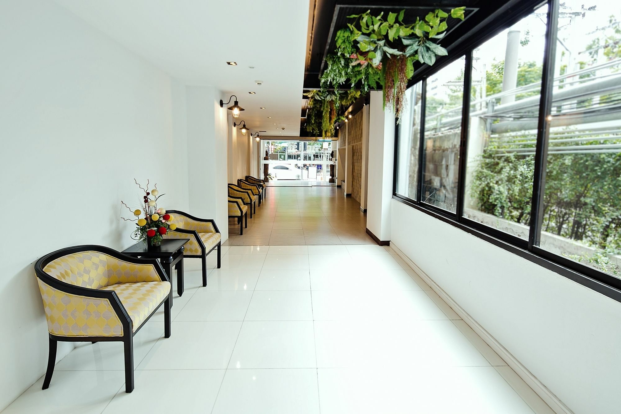 Three Sukhumvit Hotel Bangkok Exterior foto